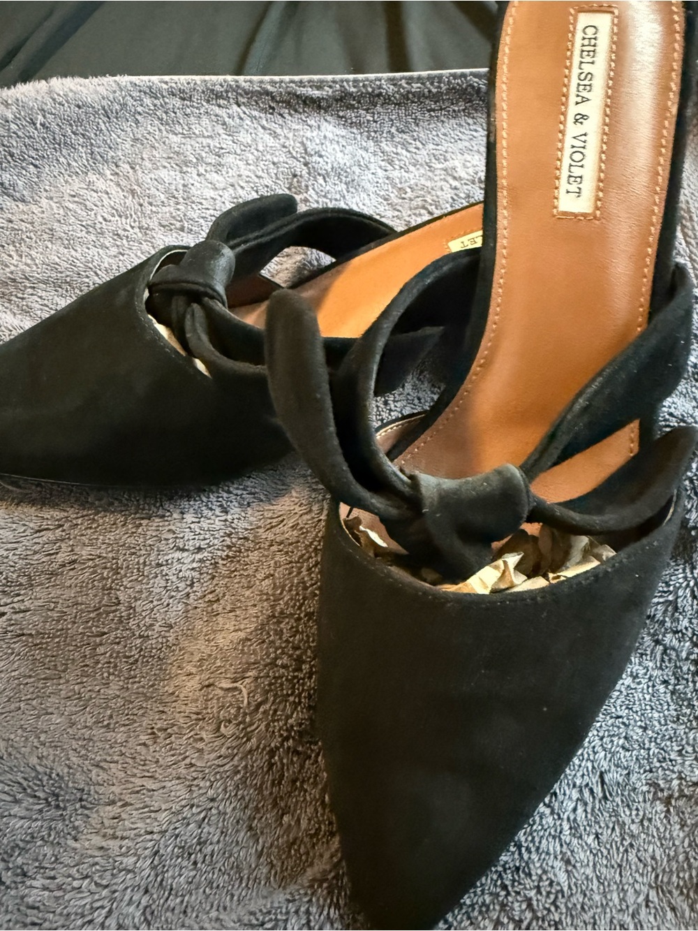 Chelsea & Violet Black Pointed Knot Slip-On Mules